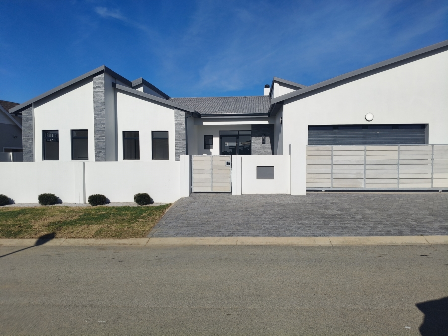4 Bedroom Property for Sale in Fountains Estate Eastern Cape